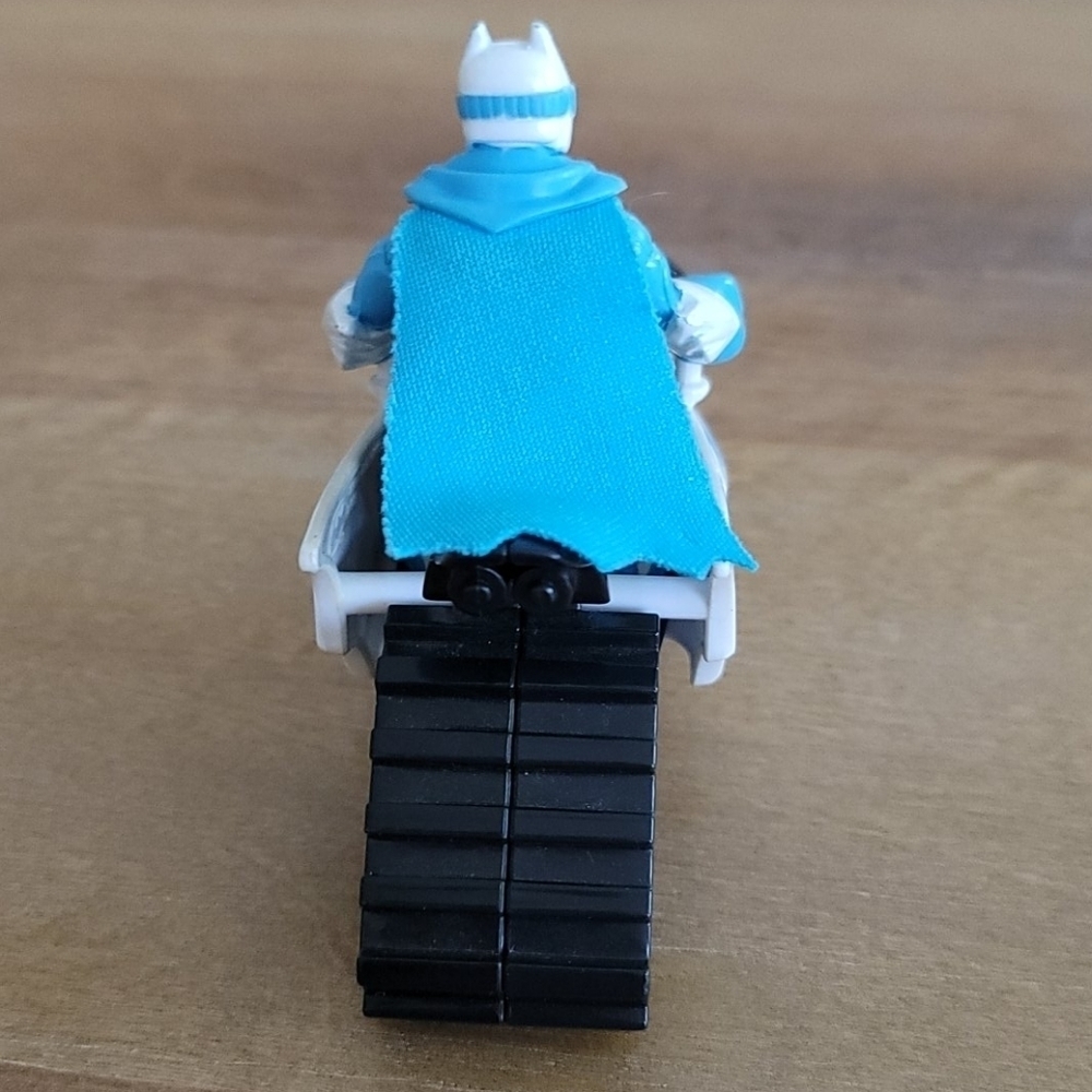 Fisher-Price Imaginext DC Arctic Batman - Picture 4 of 5